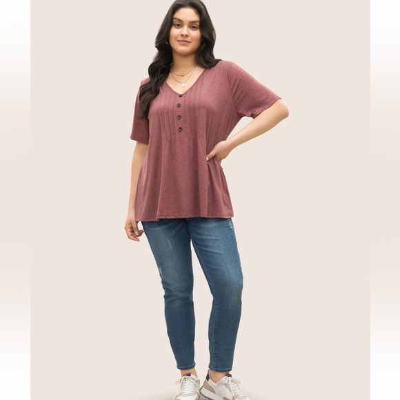 BloomChic Plus Size Solid Pleated Front Button Detail V Neck T-shirt - Picture 5 of 6
